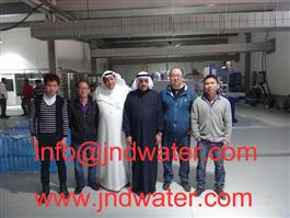 Shenzhen J & D agua potable instalar 8000 BPH línea de agua embotellada en Bahrein