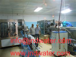 L'eau potable de Shenzhen J & D installe la ligne d'eau embouteillée 6000-8000 au Mozambique