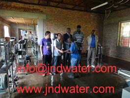 Шэньчжэньская компания J & D Drinking Water установила линию соков в бутылках в Бурунди в 2000 году